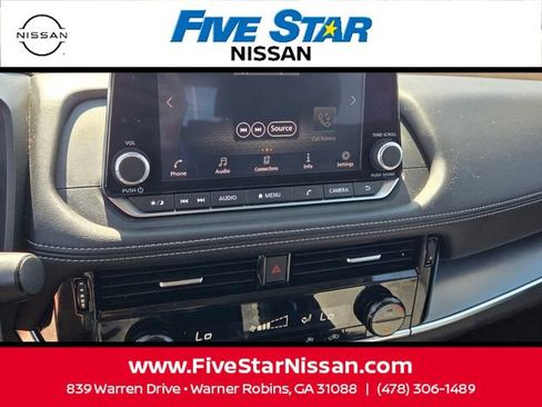 Used 2022 Nissan Rogue SV image 19