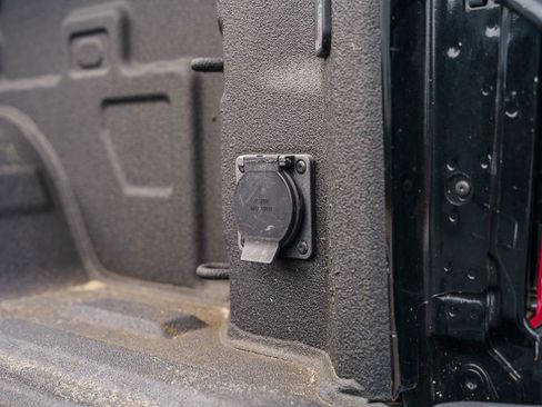 Used 2023 Chevrolet Silverado 1500 LT AWD/4WD image 19
