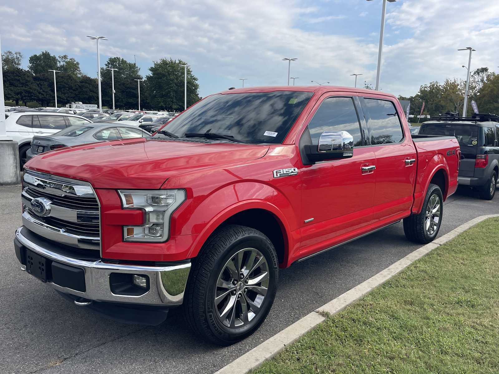 Used 2016 Ford F150 Lariat w/ Equipment Group 502A Luxury AWD/4WD image 3