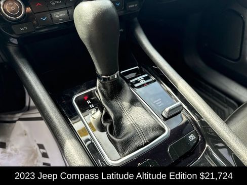 Used 2023 Jeep Compass Latitude w/ Convenience Group AWD/4WD image 20
