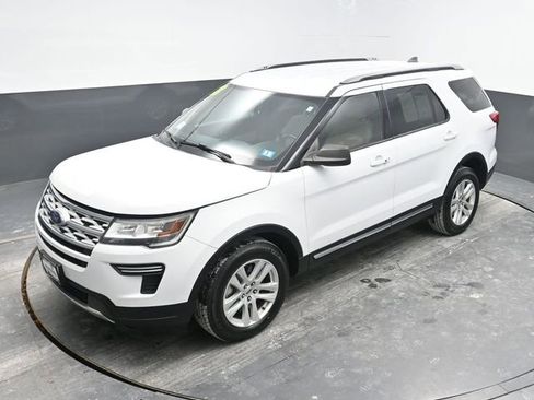 Used 2018 Ford Explorer XLT image 21