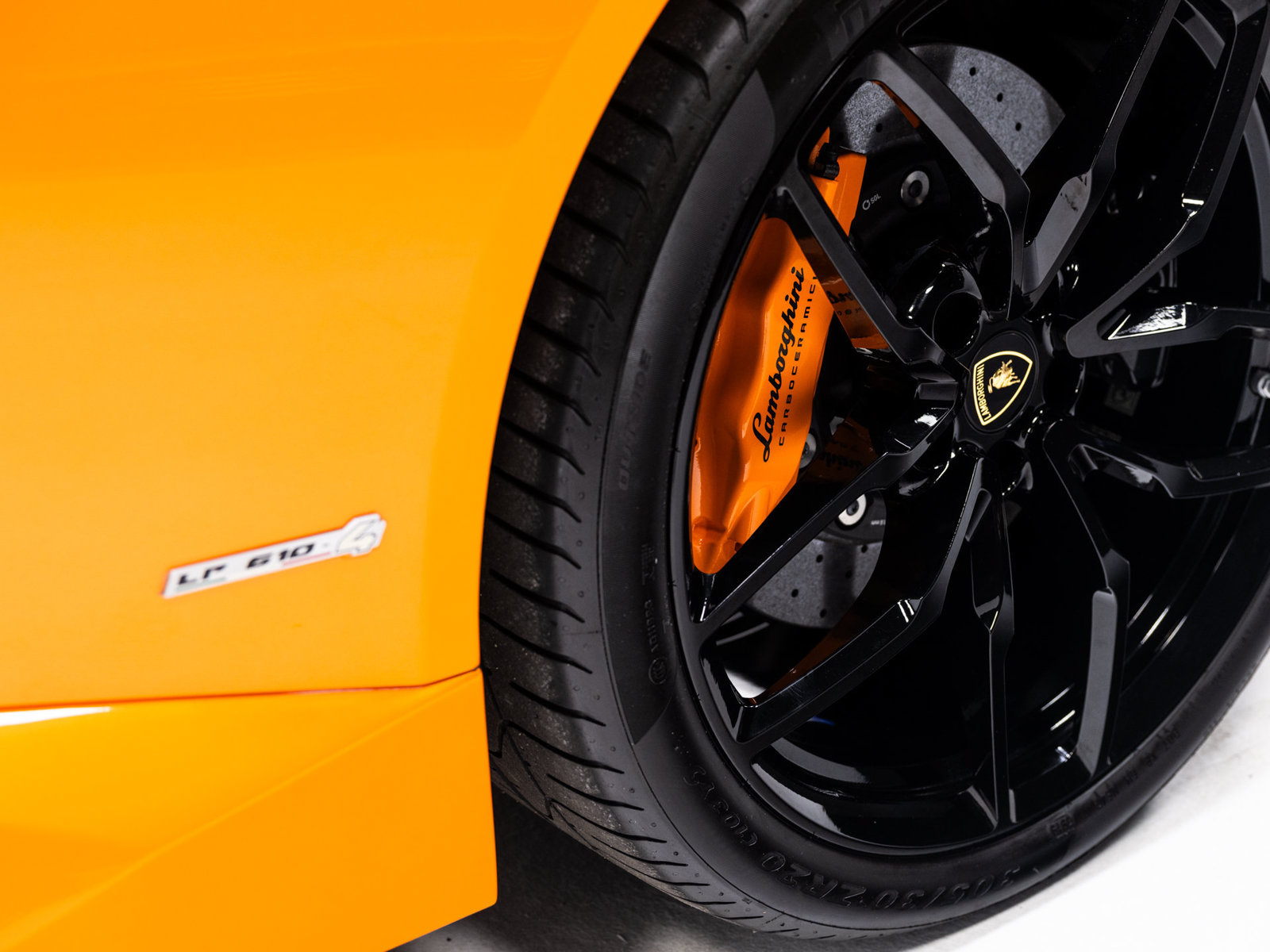 Used 2016 Lamborghini Huracan LP 610-4 AWD/4WD image 96