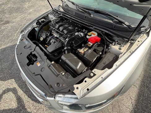Used 2018 Ford Taurus SE FWD image 35