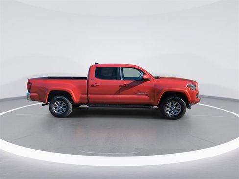Used 2018 Toyota Tacoma SR5 image 9