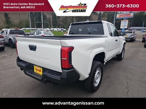 Used 2024 Toyota Tacoma SR image 5