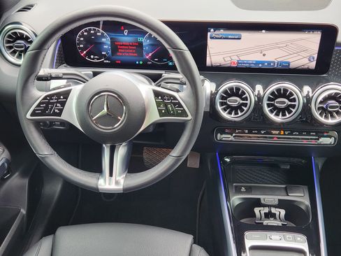 Certified 2025 Mercedes-Benz GLB 250 image 11