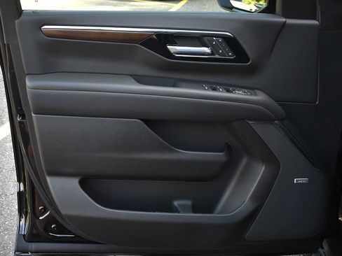 New 2025 Chevrolet Tahoe High Country w/ Sun And Tow Package image 26