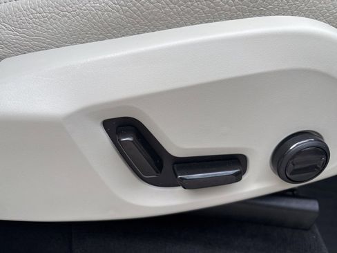 Certified 2023 Volvo XC90 B6 Plus image 45