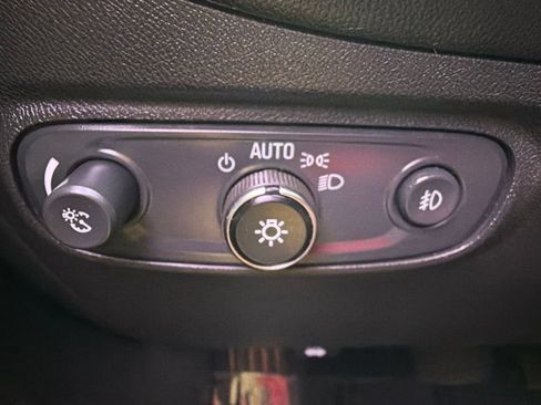 Used 2021 Chevrolet Equinox LT FWD image 25