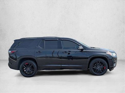 Used 2021 Chevrolet Traverse Premier w/ Redline Edition FWD image 4