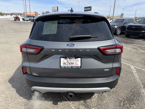Used 2024 Ford Escape SE w/ Class II Trailer Tow Package image 4