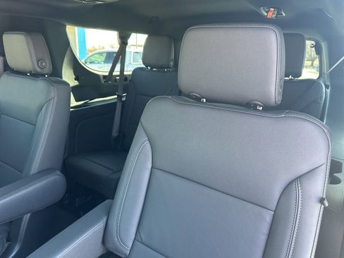 Used 2025 Chevrolet Suburban LT w/ Comfort Package image 21