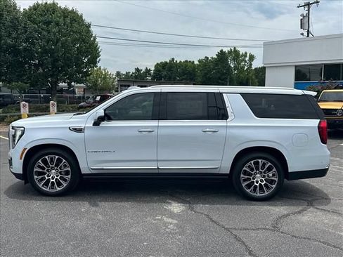 New 2026 GMC Yukon XL Denali w/ Denali Reserve Package AWD/4WD image 7