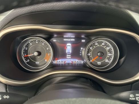 Used 2015 Jeep Cherokee Limited AWD/4WD image 15
