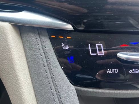 Used 2024 Cadillac XT6 Premium Luxury w/ Technology Package AWD/4WD image 15