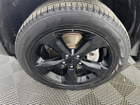 Certified 2024 Jeep Grand Cherokee L Limited w/ Black Appearance Package image 2