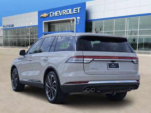 Used 2024 Lincoln Aviator Reserve w/ Equipment Group 201A RWD image 4