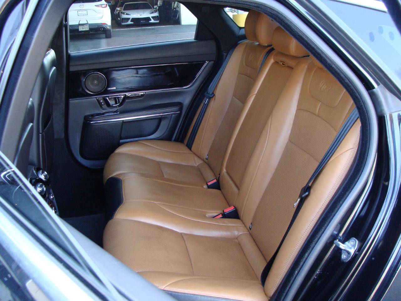 Used 2014 Jaguar XJ R RWD image 8