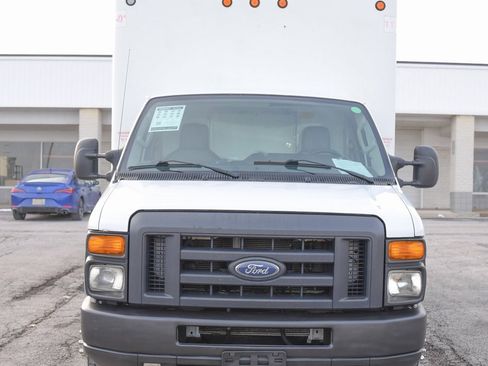 Used 2017 Ford E-450 and Econoline 450 Super Duty image 3