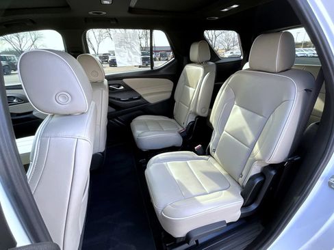 Used 2023 Chevrolet Traverse Premier image 22