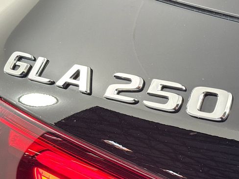Certified 2025 Mercedes-Benz GLA 250 image 9