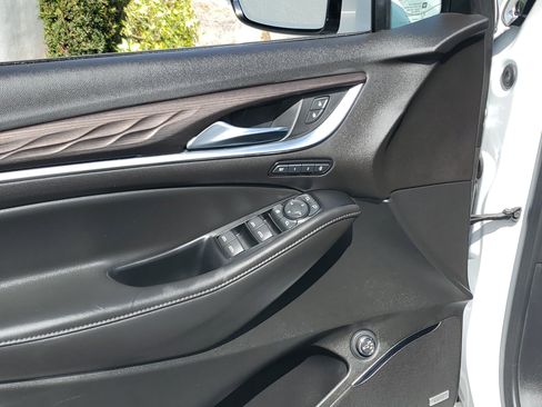 Used 2024 Buick Enclave Avenir w/ Avenir Technology Package image 20