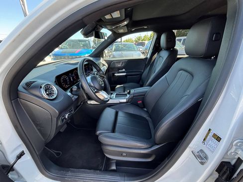 Used 2025 Mercedes-Benz GLB 250 image 28