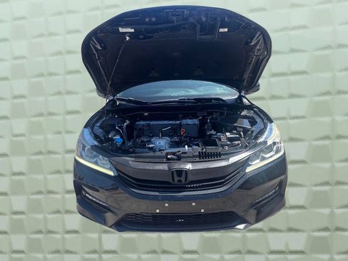 Used 2017 Honda Accord Sport image 29