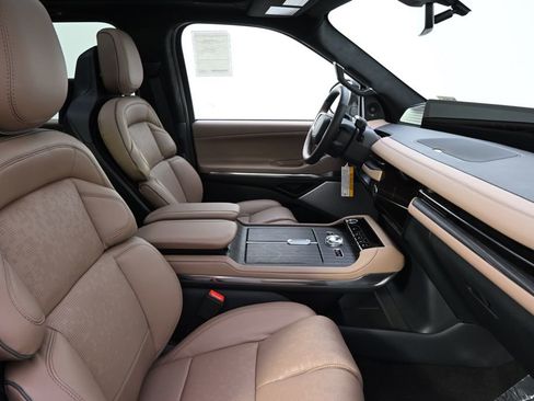 New 2026 Lincoln Navigator Black Label image 16