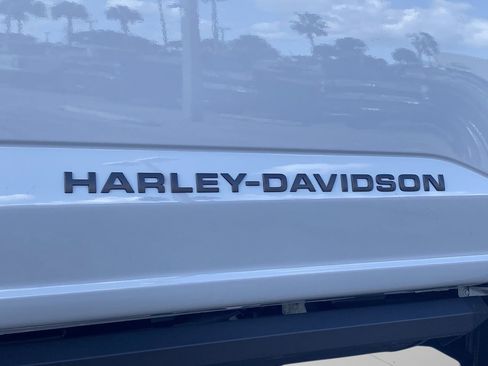 New 2026 Ford F250 Lariat w/ Black Appearance Package image 8