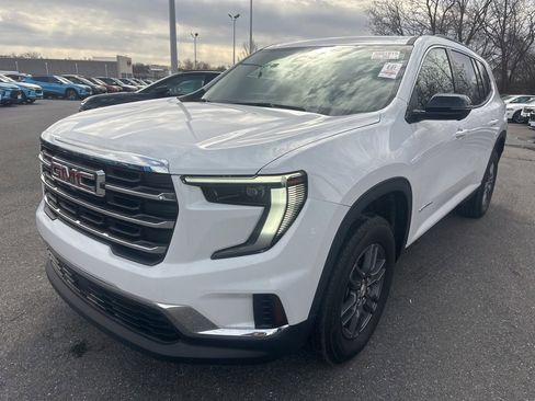 Used 2025 GMC Acadia Elevation image 1