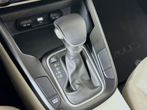 Used 2025 Kia Soul LX w/ LX Technology Package image 23