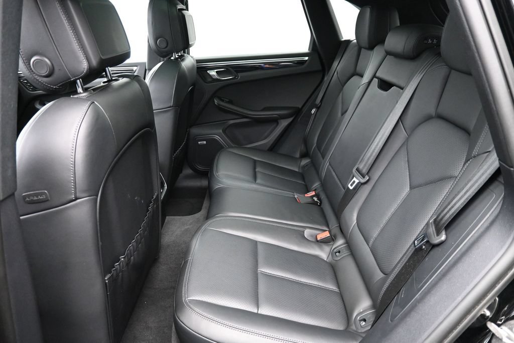 Used 2023 Porsche Macan AWD/4WD image 7