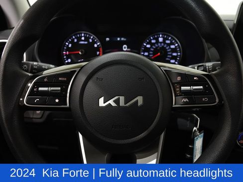 Used 2024 Kia Forte LXS w/ LXS Technology Package image 11