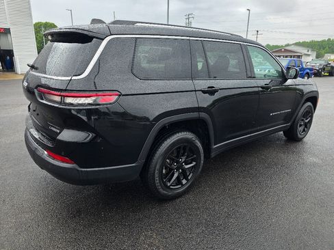 Used 2023 Jeep Grand Cherokee L Laredo AWD/4WD image 3
