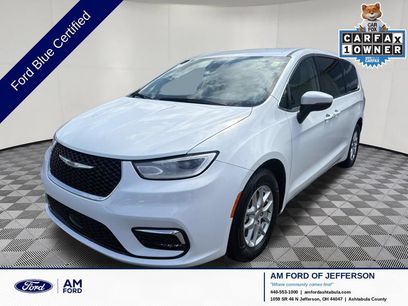 Used 2023 Chrysler Pacifica Touring-L