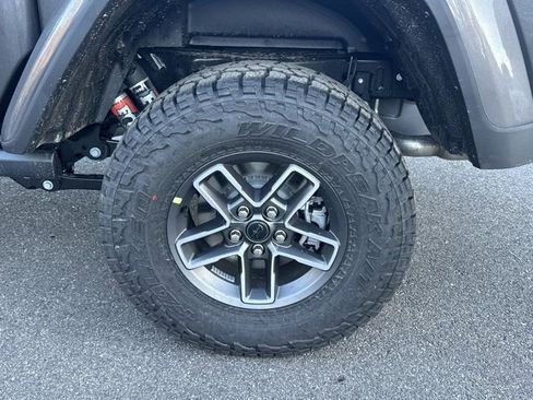 New 2026 Jeep Gladiator Mojave image 18