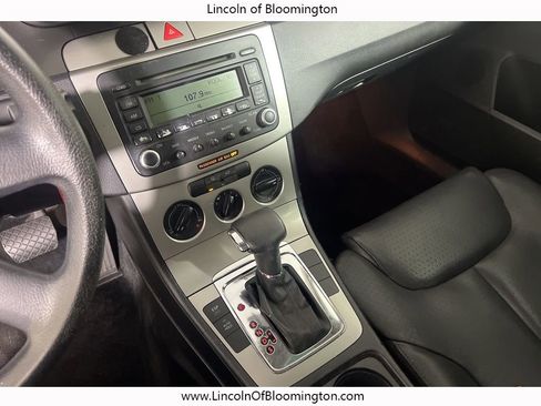 Used 2007 Volkswagen Passat 2.0T image 26