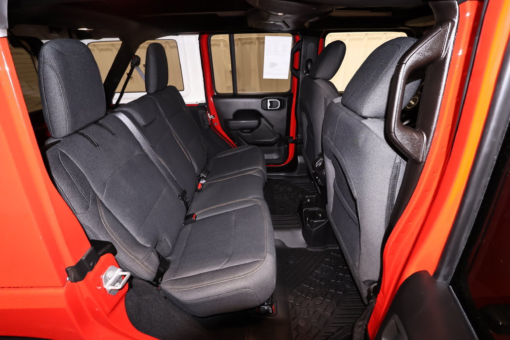 Used 2025 Jeep Wrangler Unlimited Sport AWD/4WD image 17