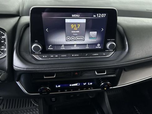 Used 2025 Nissan Rogue SV AWD/4WD image 14