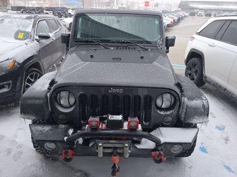 Used 2018 Jeep Wrangler Sport image 12