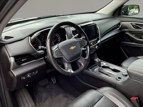 Used 2020 Chevrolet Traverse LT w/ Driver Confidence II Package AWD/4WD image 14