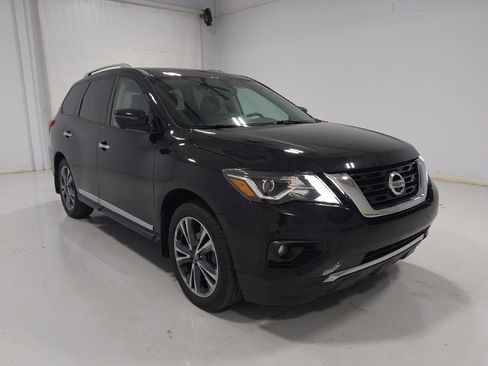 Used 2020 Nissan Pathfinder Platinum AWD/4WD image 13