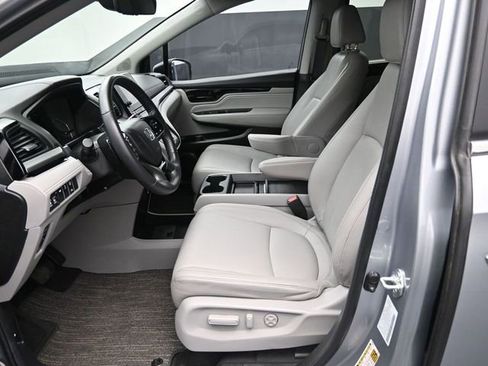 Certified 2024 Honda Odyssey Touring image 21