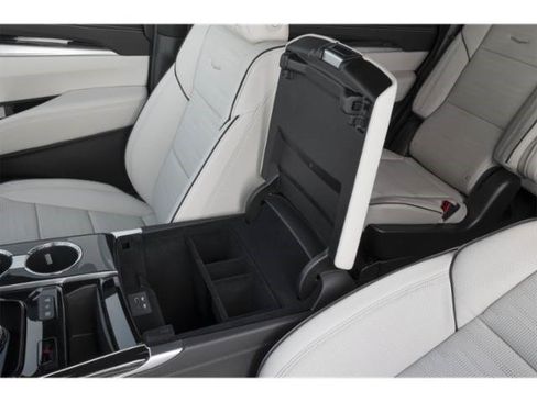 Certified 2025 Cadillac Escalade Sport Platinum w/ LPO, ONYX Package AWD/4WD image 18