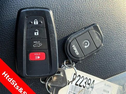 Used 2022 Toyota RAV4 XLE image 29