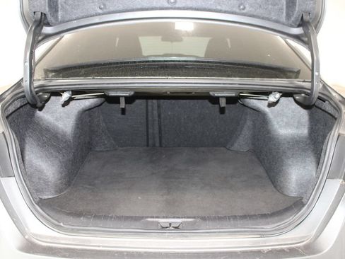 Used 2024 Nissan Altima 2.5 SV FWD image 9