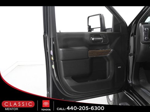 Used 2023 Chevrolet Silverado 3500 High Country w/ Z71 Off-Road Package AWD/4WD image 4