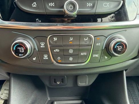 Certified 2023 Chevrolet Traverse LT FWD image 31