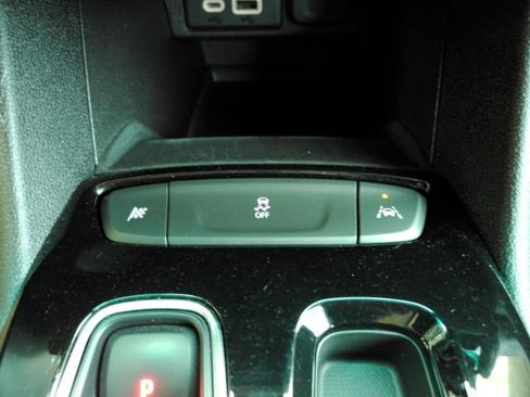 Used 2023 Chevrolet Bolt LT FWD image 47